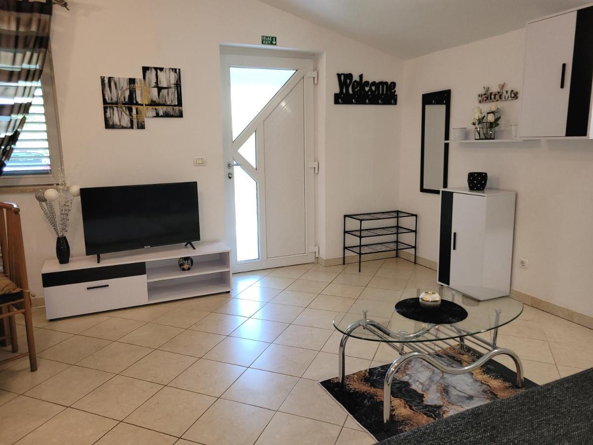 Apartman Dora Пула Экстерьер фото